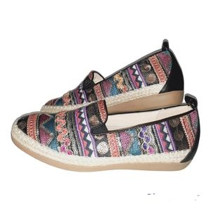 Beacon Shoes Terri Aztec Print Slip On Size 9.5N
